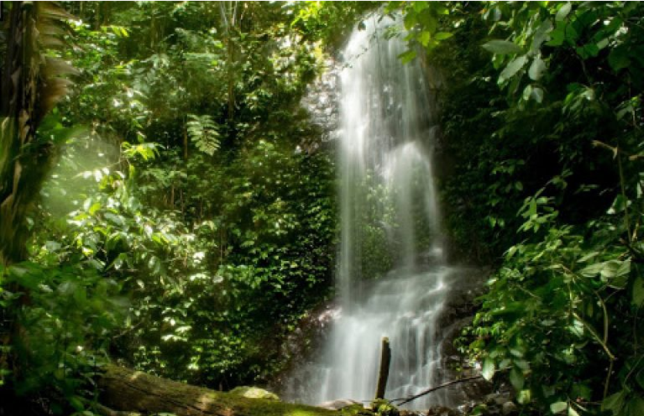 Air Terjun Batu Merah